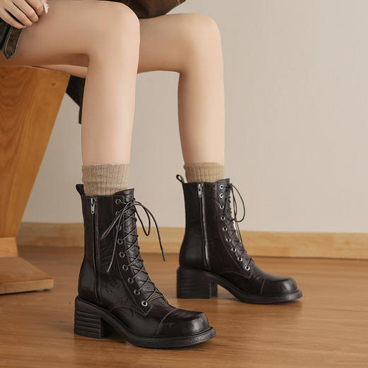 【预售5天】秋冬新款英伦风复古真皮百搭粗跟系带圆头短筒马丁靴LD&7497 商品图2