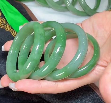 和田玉手镯-碧玉宽条手镯 商品图0