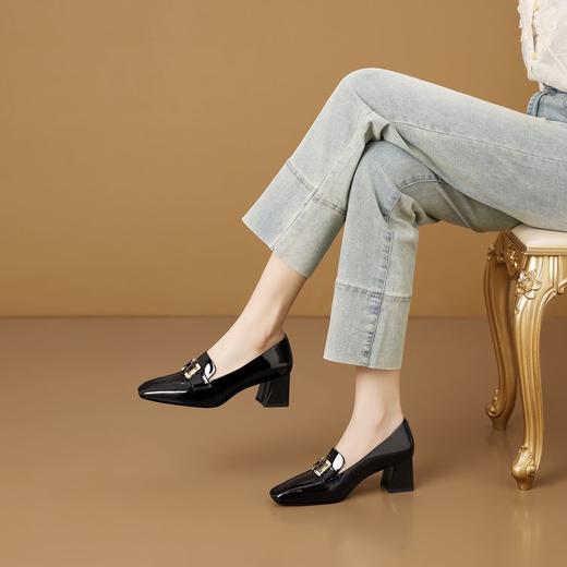 【预售5天】亮漆真皮方头浅口单鞋女春秋季新款舒适中跟粗跟女鞋中口乐福鞋HY&H3588 商品图2