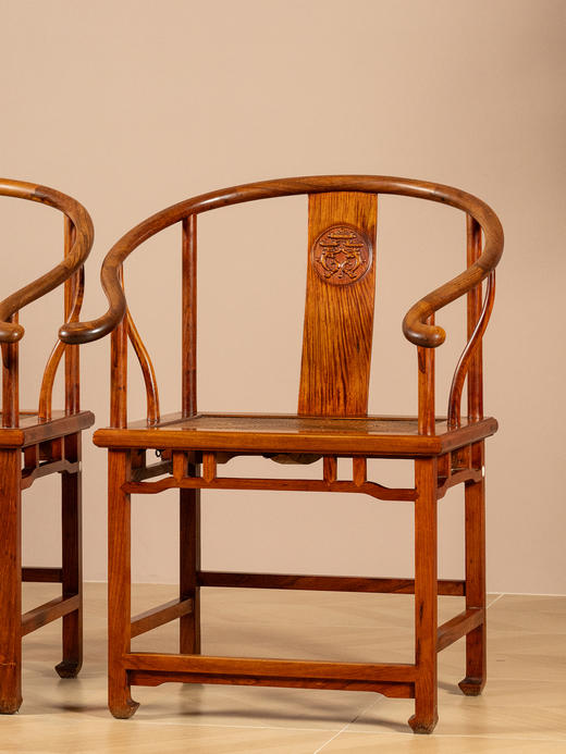 二十世纪	黄花梨螭龙捧寿圈椅（一对） 商品图1