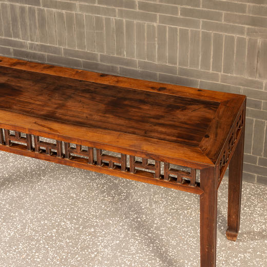 清中期	红木打洼俯仰山棂格四面平条桌 商品图3