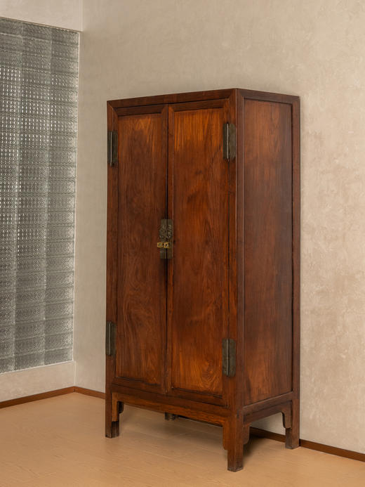 清中期	红木硬挤门一封书式方角柜 商品图2