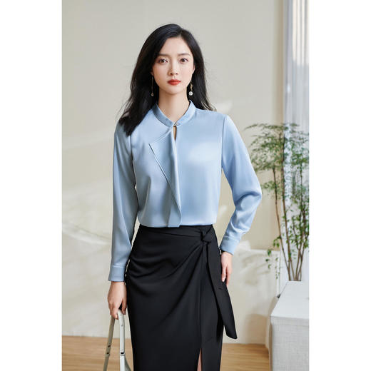 「冰蓝绸语」衬衫 细腻肌理感 米思阳2026春季新款时尚通勤衬衫小众设计感温柔气质百搭小衫4478 商品图2