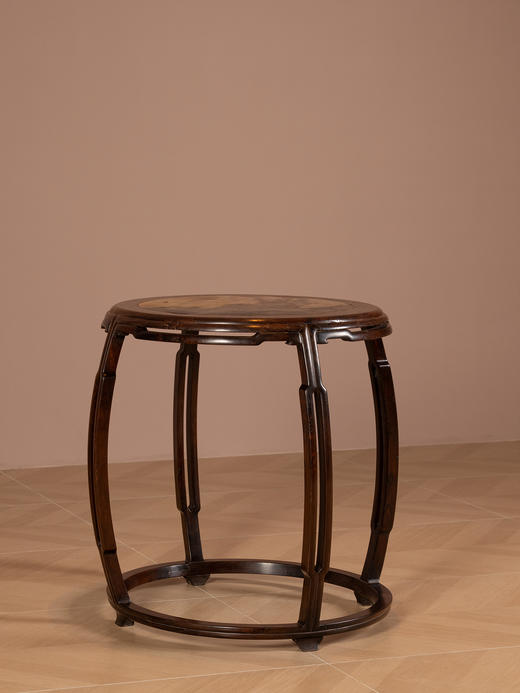 清中期	红木镶云石四足带托泥圆台 商品图0