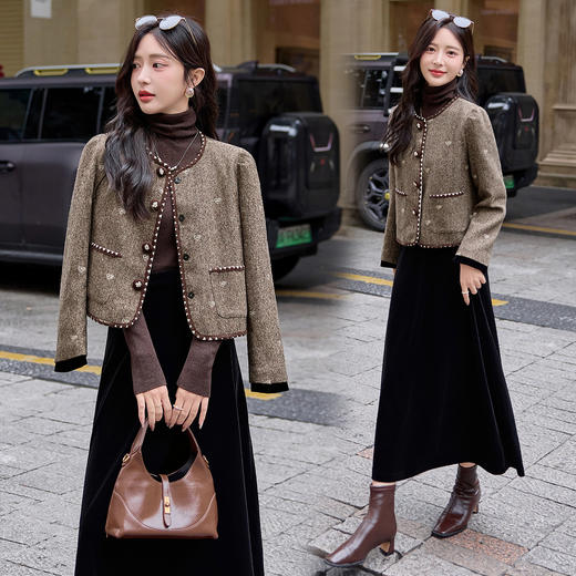 2025年冬装新款咖色三角花边上衣金丝绒长裙套装YJLY8663 商品图2