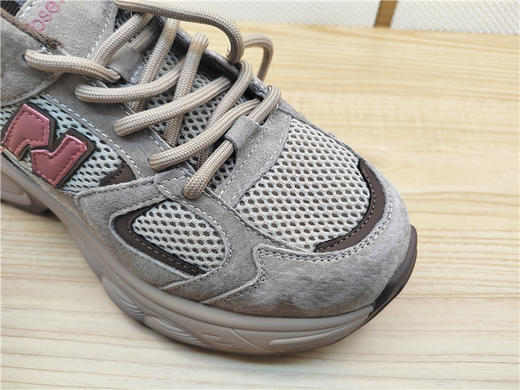 2024豪行春季新款24127216运动休闲低跟女鞋单鞋网鞋 商品图1