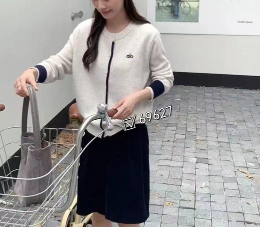 alo女士新款刺绣针织撞色毛衣钮扣开衫 商品图3