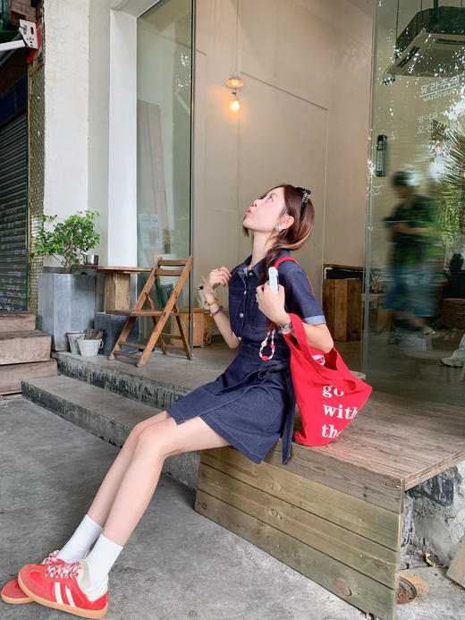 <曾小咸推荐>现货秒杀！微信超特价！高级感收腰显瘦绑带牛仔连衣裙 日常229.99 立减130 秒杀99.99！ 商品图8