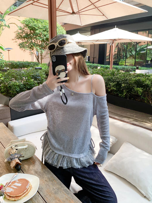 <曾小咸推荐>现货秒杀！微信超特价！韩系慵懒风斜肩蕾丝拼接长袖T恤 日常129.99 立减70 秒杀59.99！ 商品图11