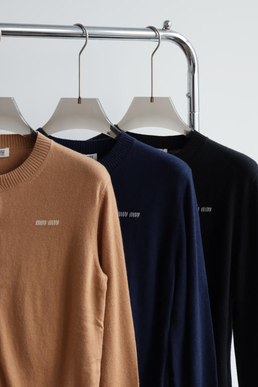 女款M1U M1U 100羊毛纯色字母徽标长袖针织衫MY137 商品图4