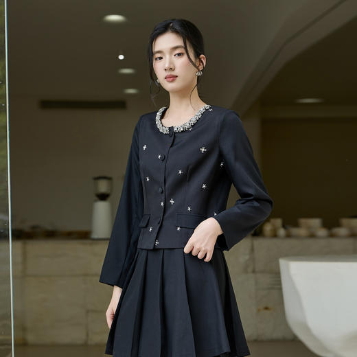 奢姿大码女装2025秋季胖妹妹减龄钻饰圆领假口袋设计时尚短外套9953353621A 商品图1