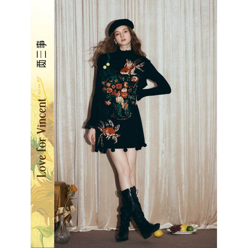 两三事梵高文艺西西里午后2025冬新款金鱼图案毛球摆背心裙连衣裙