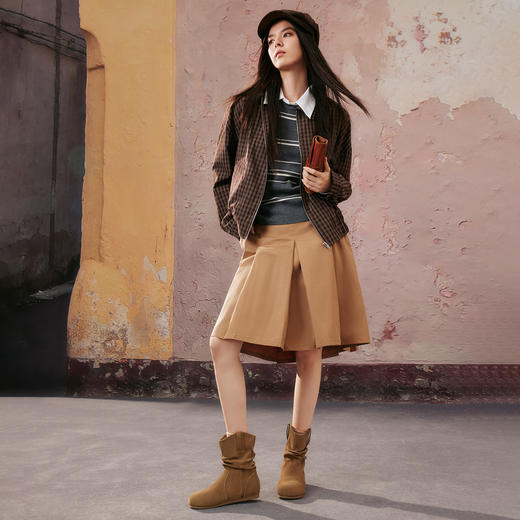 【云粉节】 BF楼百思图2025冬季新款真皮平底西部堆堆靴巴恩风女短靴D3390DZ5吊牌价899.现价369 商品图2