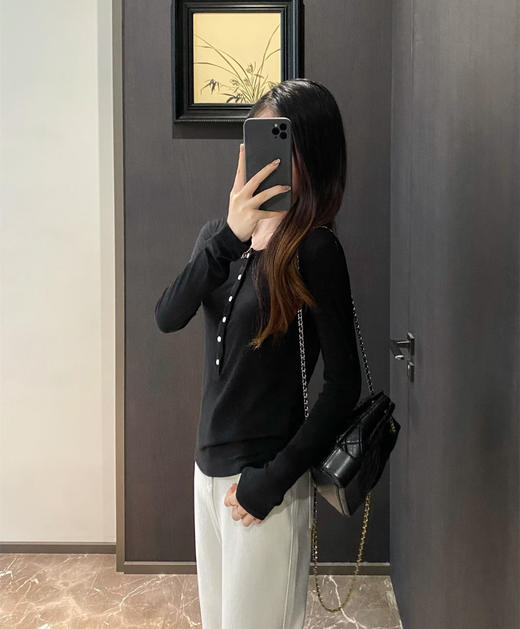 老米优品🎈 莱赛尔天丝+醋纤+羊毛《半扣开襟羊毛针织衫》 自带羊毛温润体感，醋酸天丝带来亲肤丝滑细腻享受 基础百搭，修身款式，拉伸腰线！ 商品图1