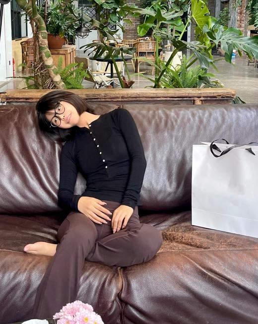 老米优品🎈 莱赛尔天丝+醋纤+羊毛《半扣开襟羊毛针织衫》 自带羊毛温润体感，醋酸天丝带来亲肤丝滑细腻享受 基础百搭，修身款式，拉伸腰线！ 商品图7