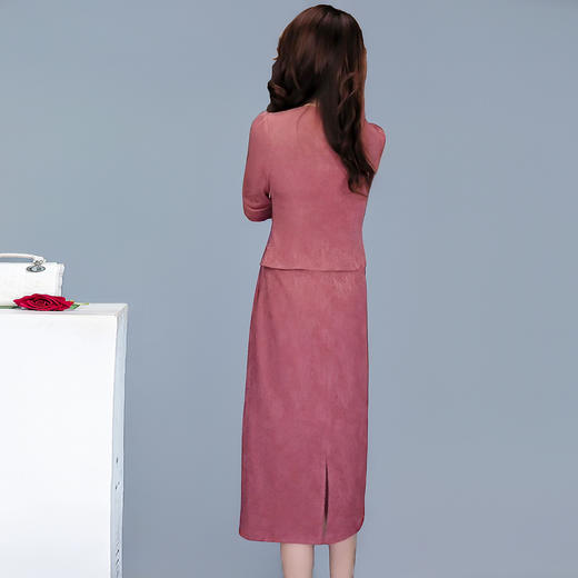 QYMTYH-99H233-Y连衣裙2025年新款秋季女装粉色设计感假两件中长款包臀一步裙 商品图2
