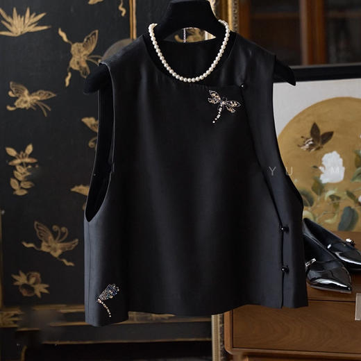 丁摩 新中式优雅气质蜻蜓烫钻中式斜襟丝羊毛背心马甲女5ZF-9292 商品图1