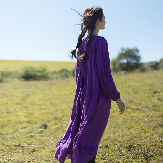 绽放697朵/纯亚麻慵懒感复古领口打揽灯笼宽松开门襟长袖连衣裙女 商品图3