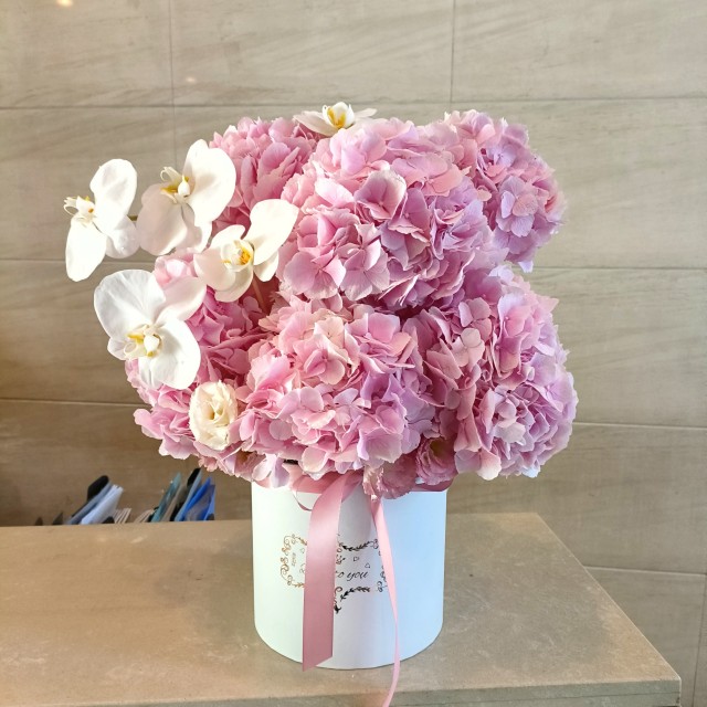 粉色绣球抱抱桶