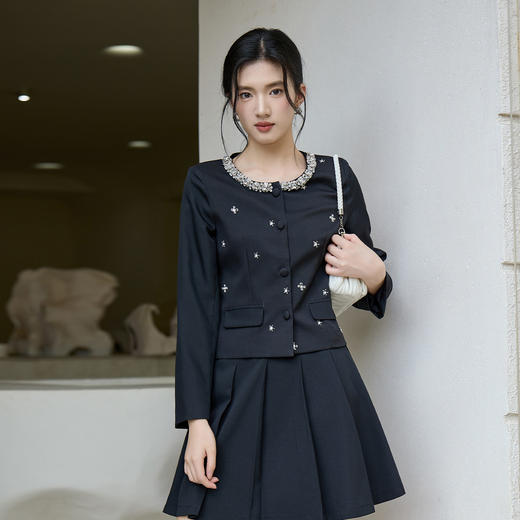 奢姿大码女装2025秋季胖妹妹减龄钻饰圆领假口袋设计时尚短外套9953353621A 商品图0