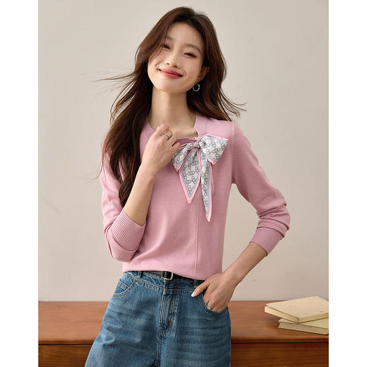 【专属特价】熙世界设计感丝巾领带针织衫女长袖遮肉显瘦别致上衣2025秋季新款 商品图1