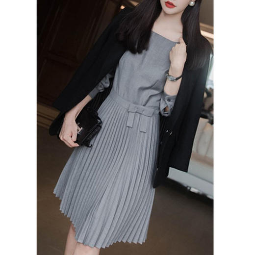 丁摩 秋季新款圆领长袖灰色连衣裙女气质高端女神百褶中裙 5ZF-3251 商品图1