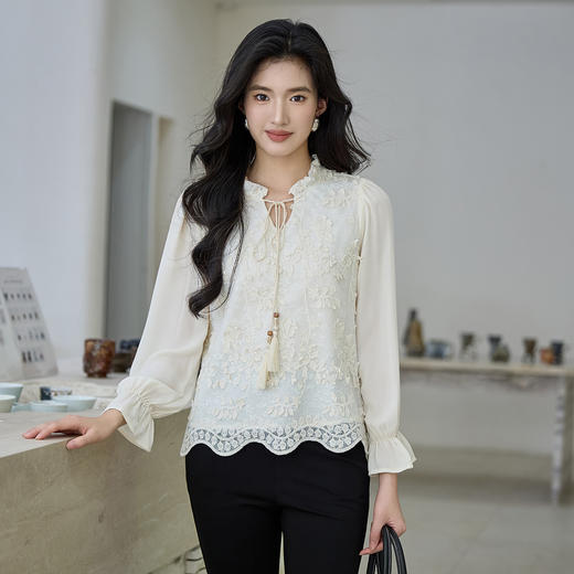奢姿大码女装2025秋季胖妹妹时尚减龄刺绣系带流苏设计木耳领上衣9953235213 商品图2