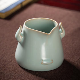 问鼎汝瓷天青复刻款牛角公杯（缺货）