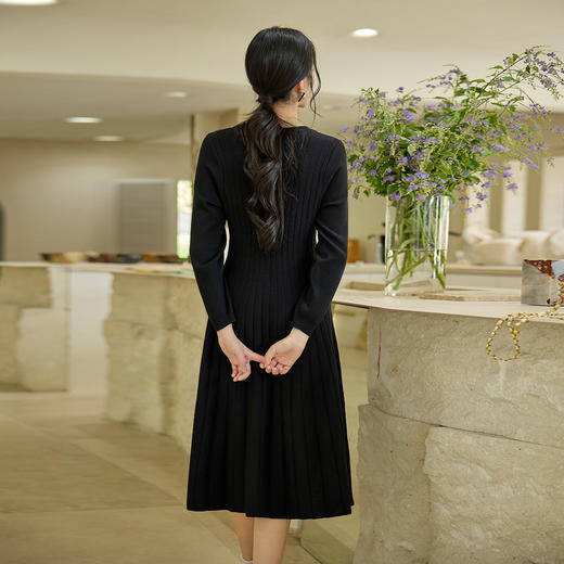 奢姿大码女装2025秋季时尚竖条纹设计V领连衣裙胖妹妹气质简约款9853894276 商品图3
