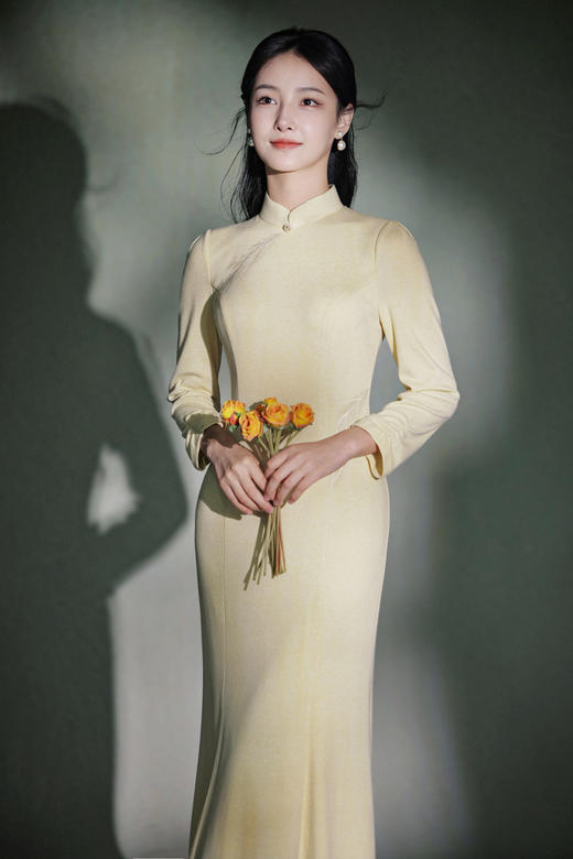 逸红颜明月优选#金羽刺绣旗袍『金羽缃』古典杏仁黄鱼尾旗袍，温暖秋冬银杏氛围穿搭~ 商品图8