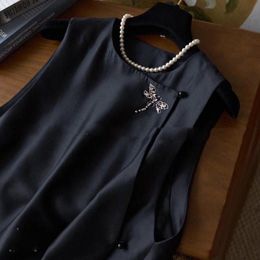 丁摩 新中式优雅气质蜻蜓烫钻中式斜襟丝羊毛背心马甲女5ZF-9292 商品图2