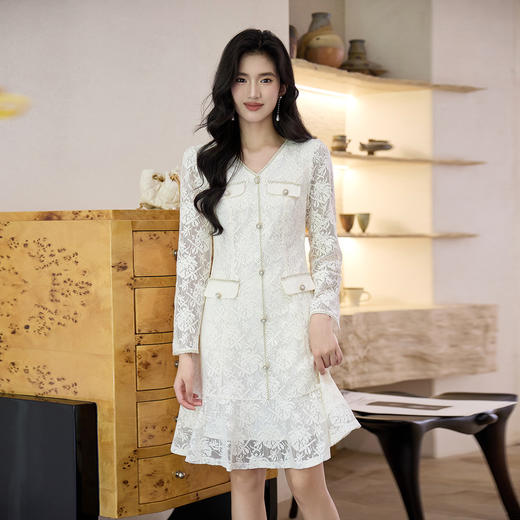 奢姿大码女装2025秋季气质蕾丝V领连衣裙胖妹妹鱼尾摆时尚裙子9953853717 商品图0