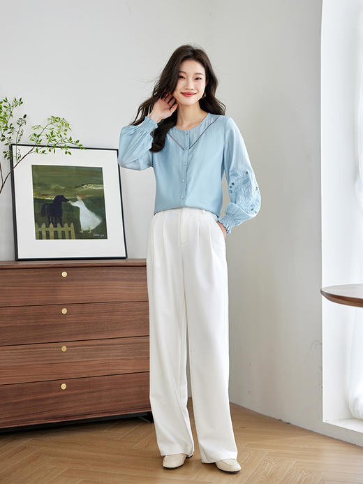 【年终特卖】熙世界2025秋季新款法式刺绣泡泡袖衬衣设计感气质显瘦衬衫上衣 商品图4