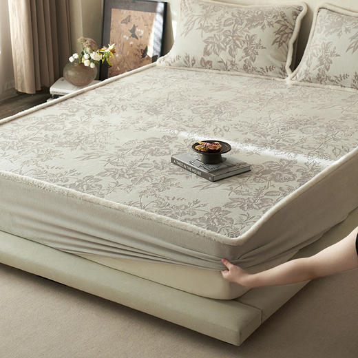 【秋冬牛奶绒床笠单品】复古雕花绒床笠秋冬保暖牛奶绒席梦思床罩床垫保护套 商品图3