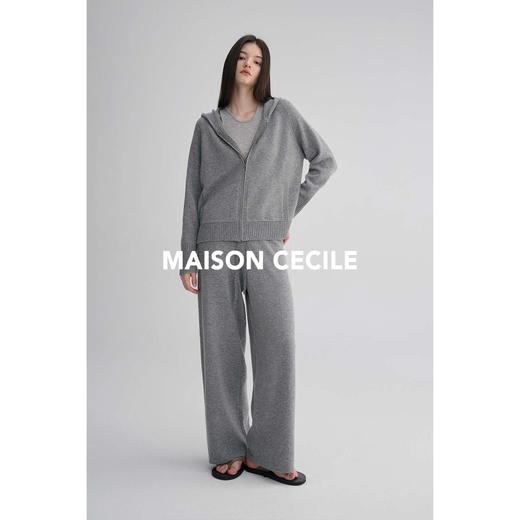 MAISON CECILE 经典三 色/两个版本软糯随性温暖百搭羊绒带帽套装 商品图2