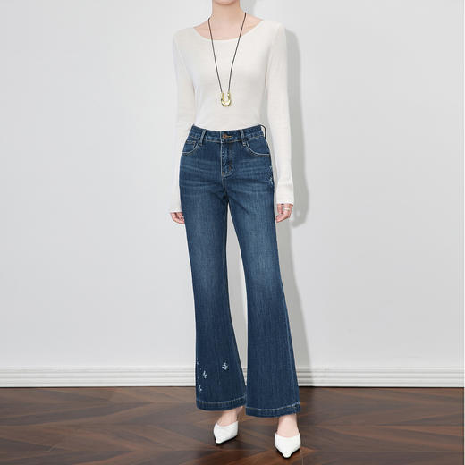 「高货wl」全新升级【铂金会员257/天猫339/差价82】(53609)洛诗琳重工立体刺绣雪绒花牛仔裤2025秋季高腰显瘦微喇裤 商品图0