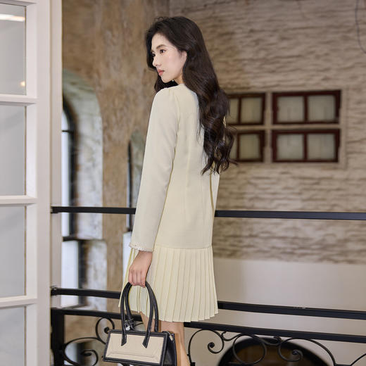 奢姿大码女装2025秋季胖妹妹时尚减龄百褶裙摆设计气质V领连衣裙9953853652 商品图3