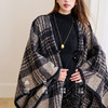 三彩2025新款复古外搭绒感披肩保暖黑灰格纹女氛围感慵懒松弛盘扣 商品缩略图3