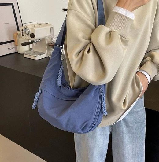 【情侣日系简约风饺子包】时尚百搭 可爱饺子造型  男女同款 斜挎/单肩/能手拿 大容量随意装 #M663 商品图5