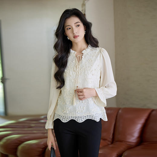 奢姿大码女装2025秋季胖妹妹时尚减龄刺绣系带流苏设计木耳领上衣9953235213 商品图1