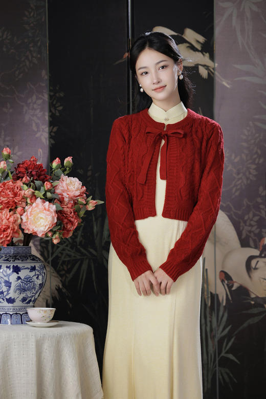 逸红颜明月优选#金羽刺绣旗袍『金羽缃』古典杏仁黄鱼尾旗袍，温暖秋冬银杏氛围穿搭~ 商品图10