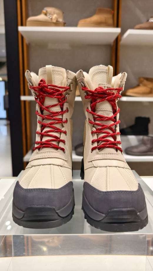 2楼UGG靴子安迪朗达克靴酷寒款  吊牌价2499 商品图0