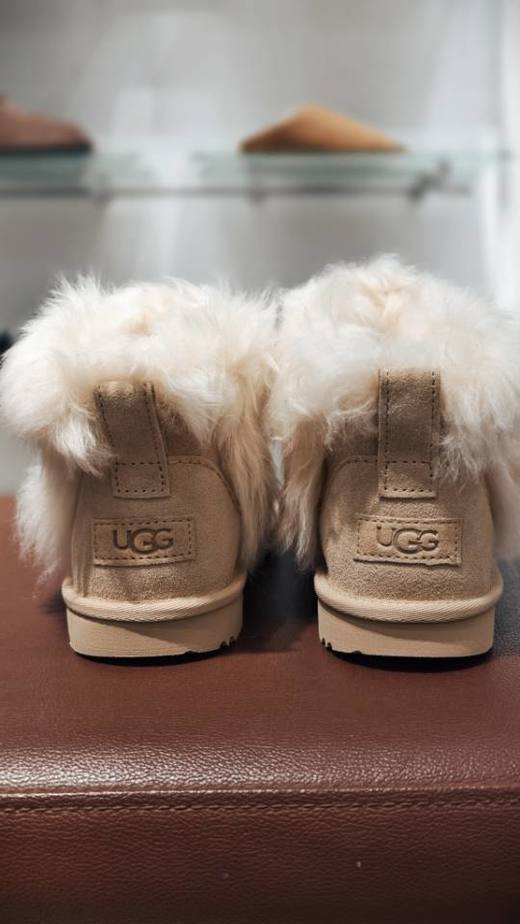 2楼UGG靴子女大童经典超短靴长毛款  吊牌价1299 商品图2