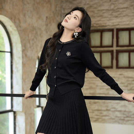 奢姿大码女装2025秋季钉珠立体装饰减龄针织衫胖妹妹百搭简约上衣9853694277A 商品图2