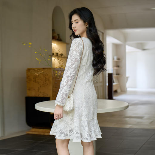 奢姿大码女装2025秋季气质蕾丝V领连衣裙胖妹妹鱼尾摆时尚裙子9953853717 商品图3