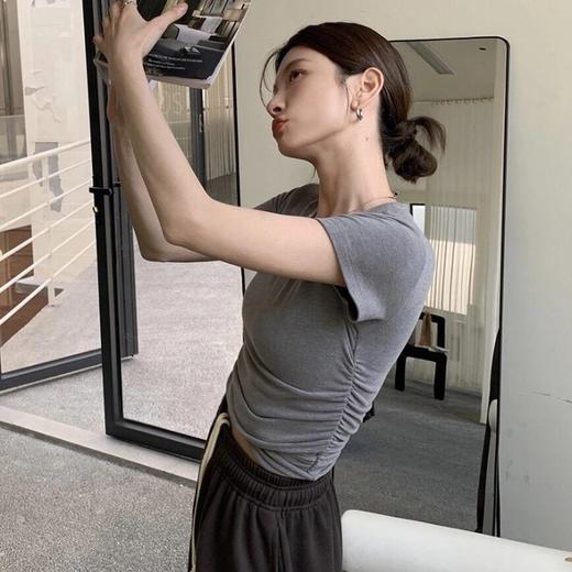 2026明星同款！辣穿夏季！【小蛮腰瘦瘦T】（限时买一送一！）立体版型 显瘦显身材 藏赘肉 纯棉云感 高弹舒适 藏肩修身 百搭单品  #M663 商品图3