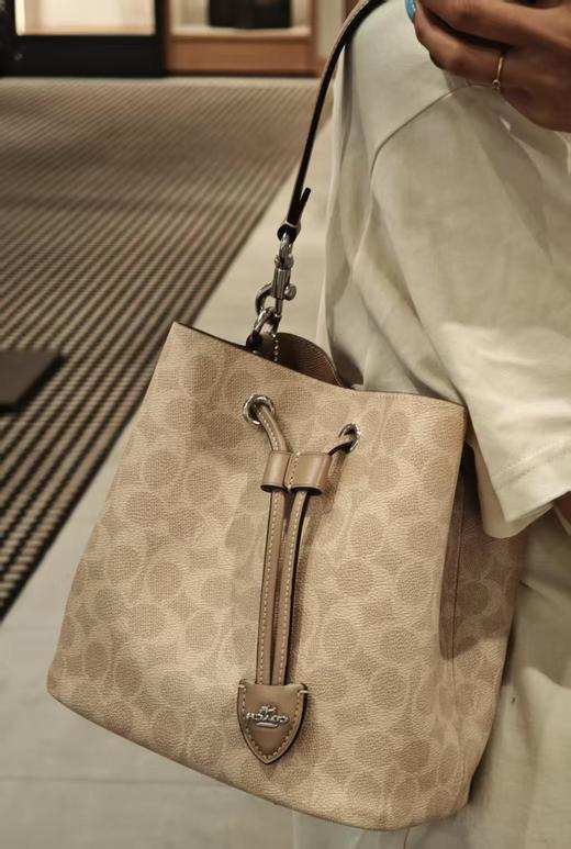 专柜奥莱订单Coa ROWAN发财桶斜挎通勤子母包 商品图1