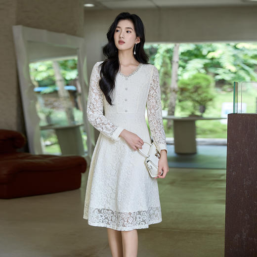 奢姿大码女装2025秋季钉珠钻饰设计V领连衣裙胖妹妹气质蕾丝裙子9953853633 商品图4