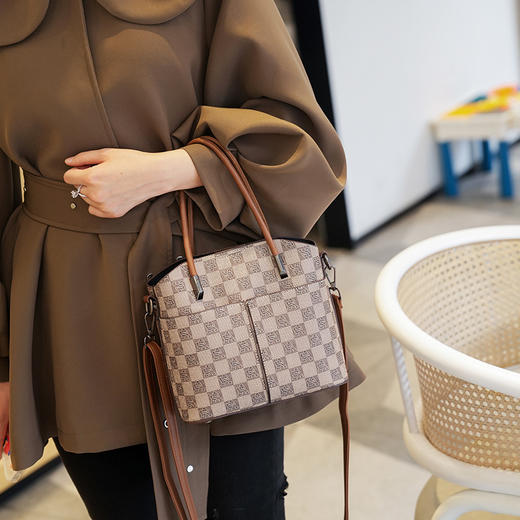 雀说新款潮时尚单肩斜挎包女士大容量隔层水桶包女包AL5199 商品图0