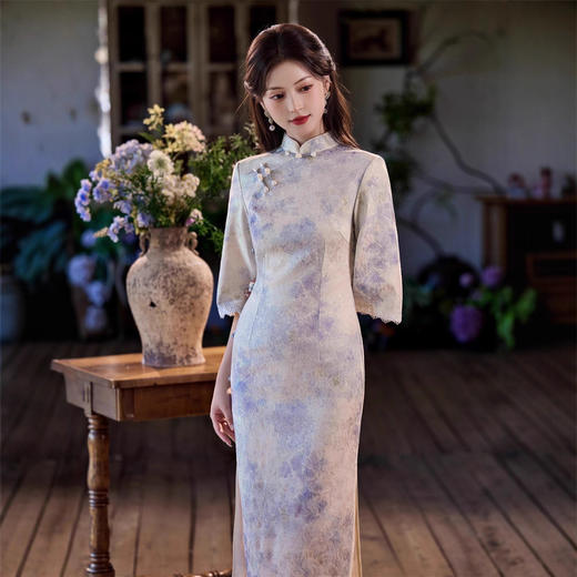 鎏金银珠缎长款倒大袖旗袍，浅紫色国风年轻款旗袍SJT-869 商品图3